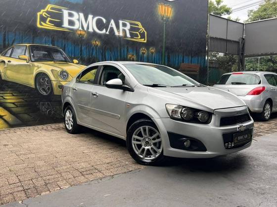 CHEVROLET SONIC 1.6 LTZ 16V FLEX 4P AUTOMÁTICO CHEVROLET SONIC 1.6 LTZ 16V FLEX 4P AUTOMÁTICO